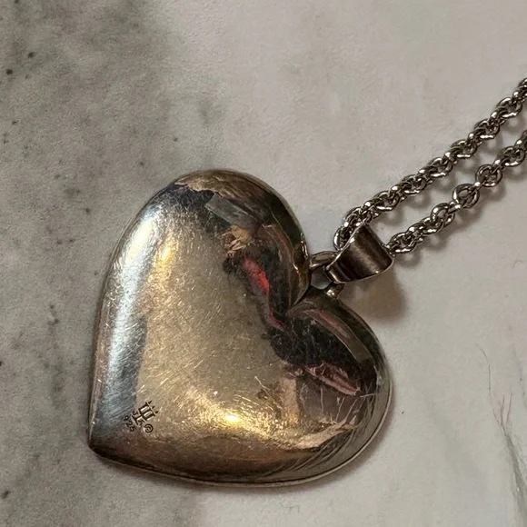 James Avery retired lasting love tree of life in heart pendant in 925 sterling - Picture 5 of 7